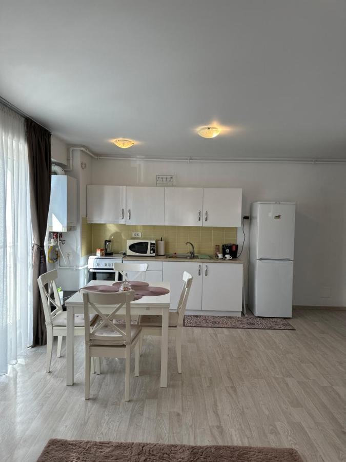 Fly Airport Residences & Therme-Self Check-In Отопени Екстериор снимка