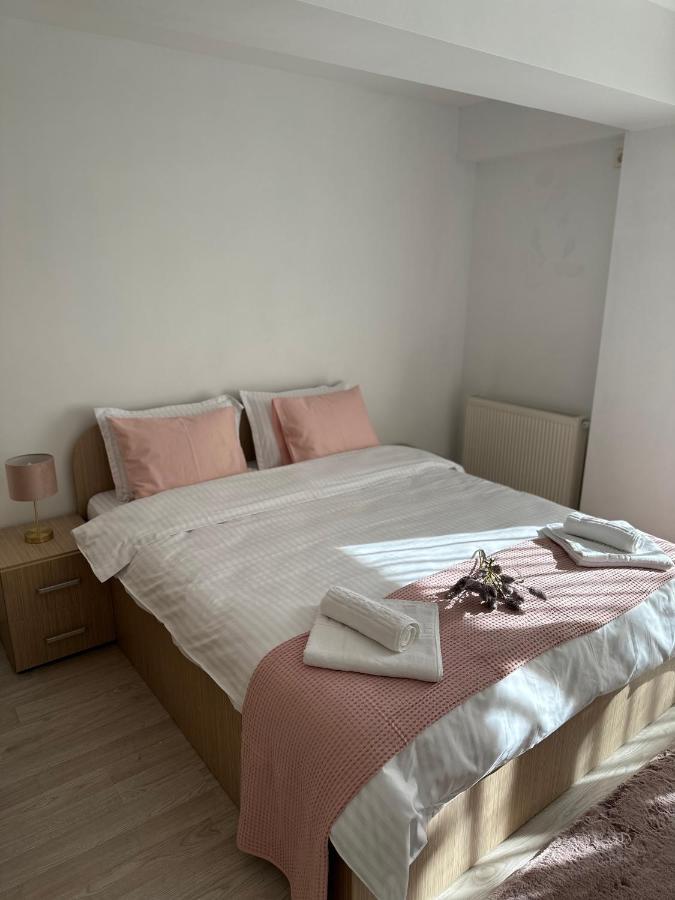 Fly Airport Residences & Therme-Self Check-In Отопени Екстериор снимка