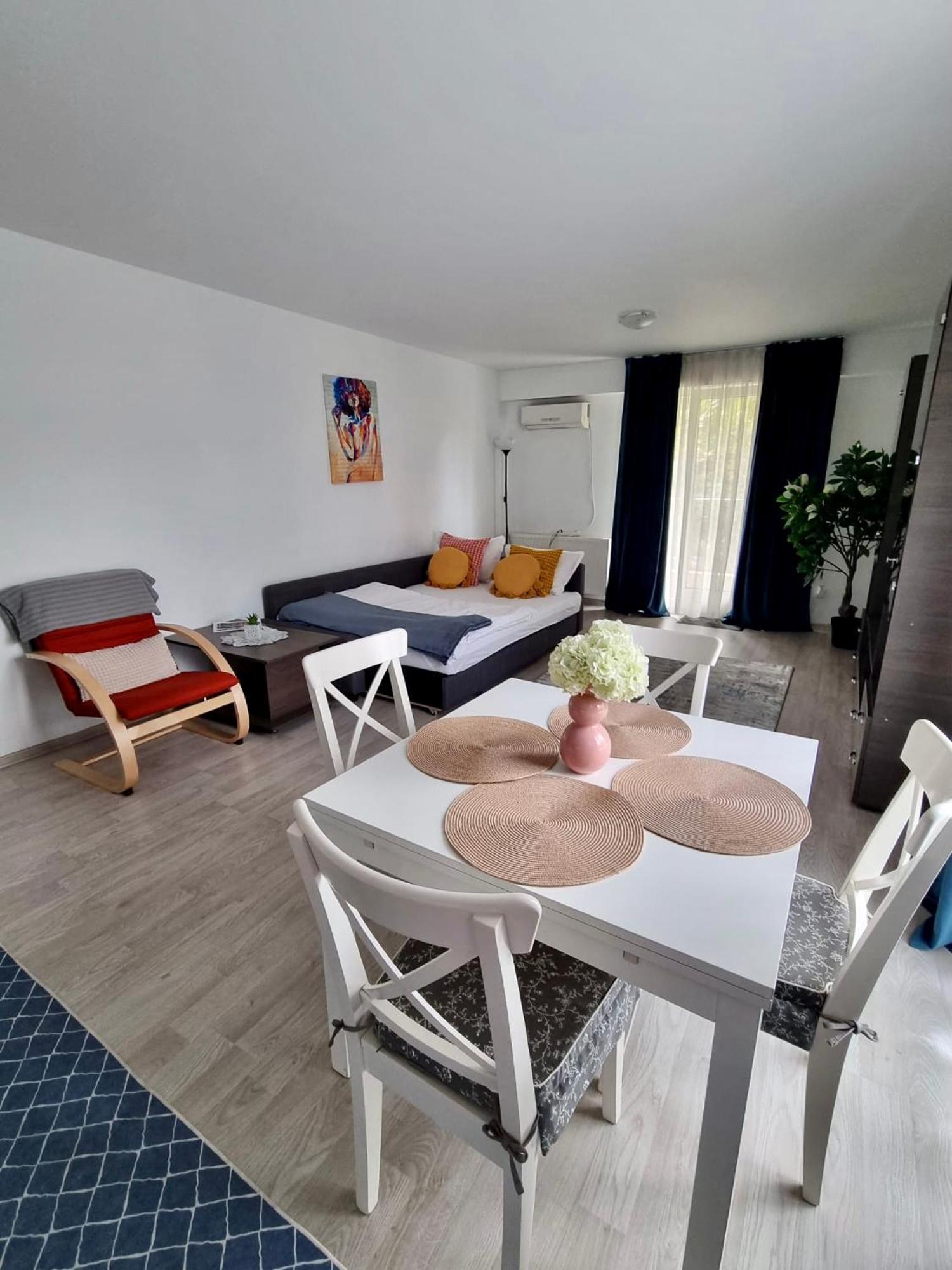 Fly Airport Residences & Therme-Self Check-In Отопени Екстериор снимка