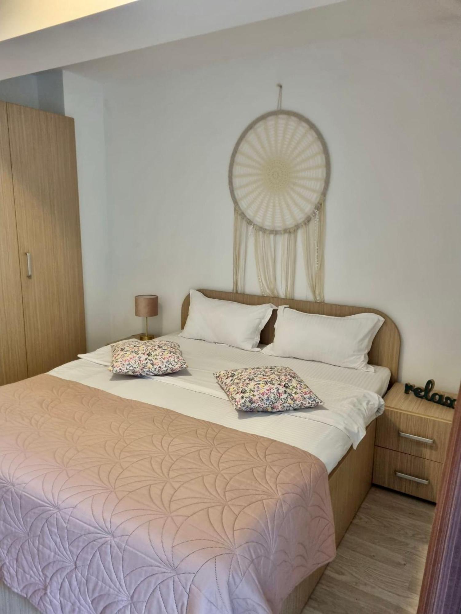 Fly Airport Residences & Therme-Self Check-In Отопени Екстериор снимка